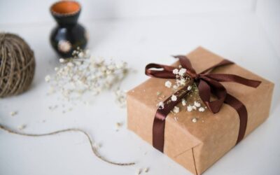 10 pomysłów na elegancki prezent dla nauczyciela. Poznaj sprawdzone pomysły.